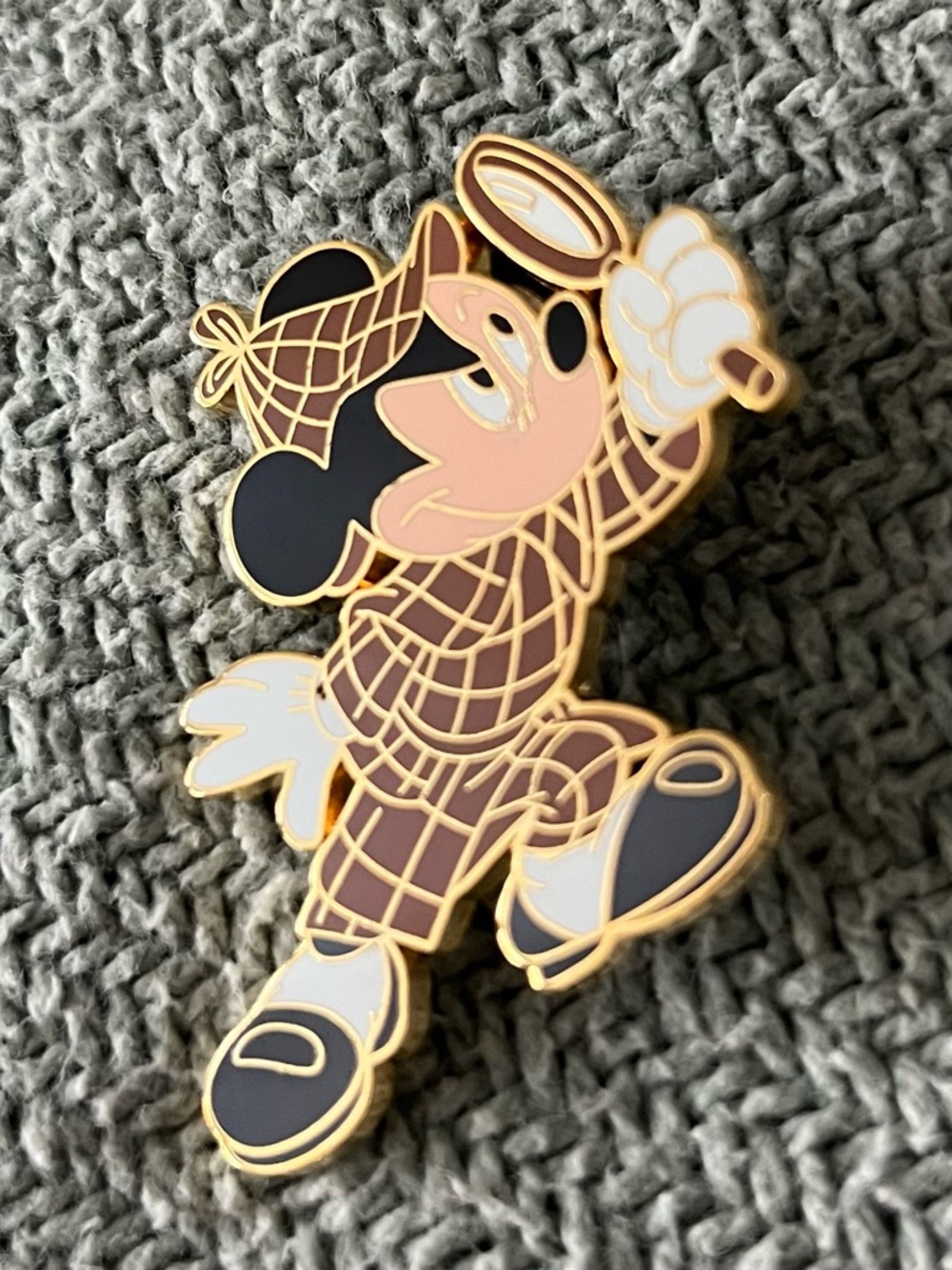 2007 Disney Detective Mickey Enamel Pin in Black, Brown & Gold